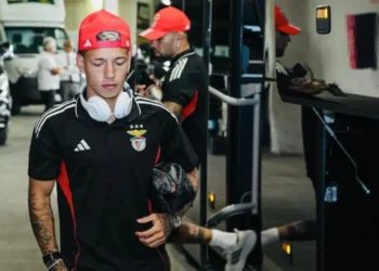 mesmo-suspenso,-prestianni-viaja-com-o-benfica-para-madri