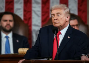 recorde,-protestos-e-ameacas-marcam-discurso-do-estado-da-uniao-de-trump