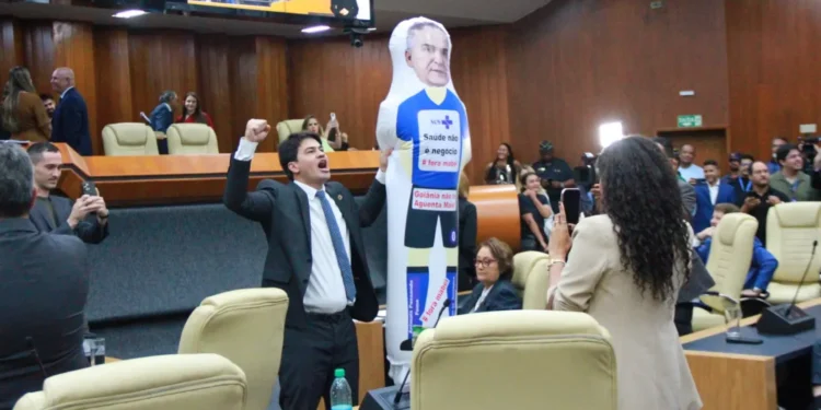 retorno-da-camara-e-marcado-por-criticas-a-mabel-e-pedido-de-impeachment