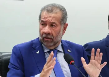 pressao-da-cpmi-do-inss-sobe-e-mira-carlos-lupi