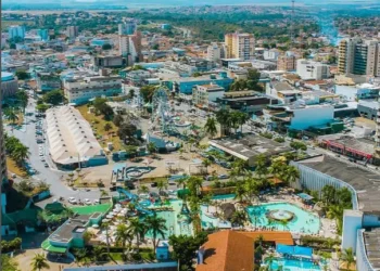 caldas-novas-registra-51-casos-de-chikungunya-em-tres-dias-e-total-chega-a-1,2-mil-confirmacoes