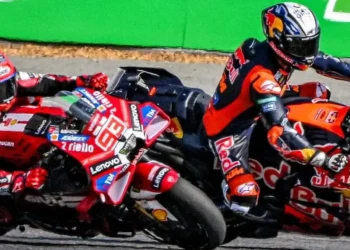 motogp:-acosta-e-bezzecchi-se-destacam-em-sprints-antes-da-estreia