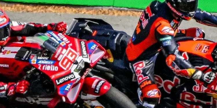 motogp:-acosta-e-bezzecchi-se-destacam-em-sprints-antes-da-estreia