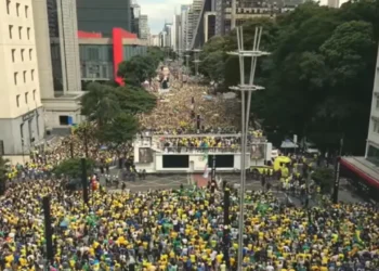 ato-“acorda,-brasil”-transforma-paulista-em-palanque-contra-lula-e-stf