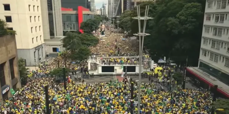 ato-“acorda,-brasil”-transforma-paulista-em-palanque-contra-lula-e-stf