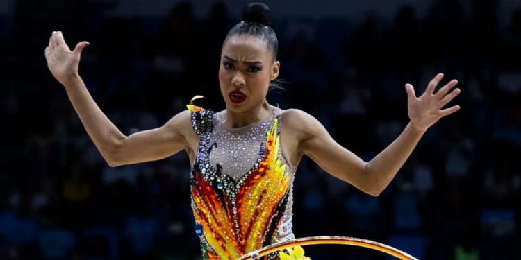 na-ginastica-ritmica,-geovanna-santos-conquista-duas-medalhas-ineditos-no-grand-prix-de-tartu