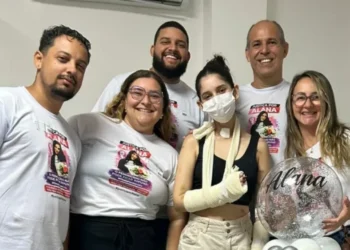 jovem-esfaqueada-mais-de-20-vezes-apos-rejeitar-relacionamento-recebe-alta-hospitalar