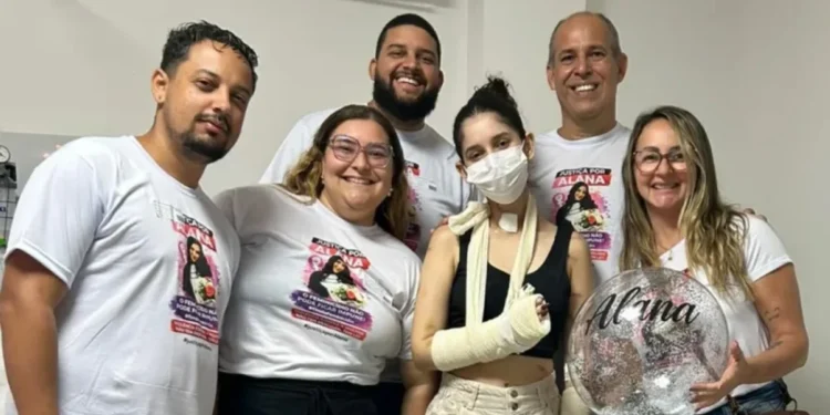 jovem-esfaqueada-mais-de-20-vezes-apos-rejeitar-relacionamento-recebe-alta-hospitalar