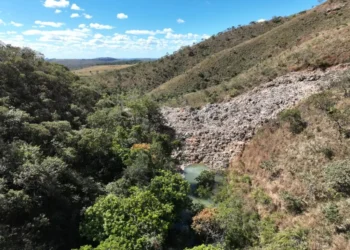 nove-meses-apos-deslizamento,-lixao-de-padre-bernardo-pode-encerrar-atividades