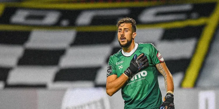 vila-nova-acerta-contratacao-do-goleiro-helton-leite-para-a-sequencia-da-temporada