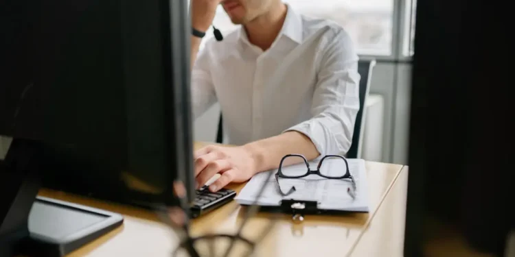 empresas-terao-que-monitorar-saude-mental-dos-funcionarios-a-partir-de-maio