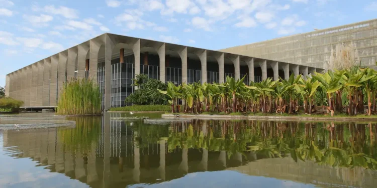 psicologa-brasileira-some-na-inglaterra;-itamaraty-acompanha-o-caso