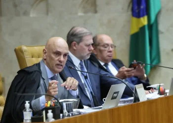 mensagens-com-vorcaro-tornam-situacao-de-moraes-cada-vez-mais-insustentavel-no-stf