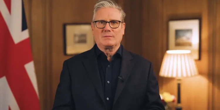 trump-e-starmer-conversam-apos-tensao-envolvendo-guerra-no-ira