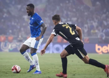 cruzeiro-vence-classico-com-confusao-no-fim-e-conquista-o-campeonato-mineiro