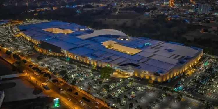mesmo-com-avanco-do-e-commerce,-shoppings-crescem-e-batem-recorde-de-vendas