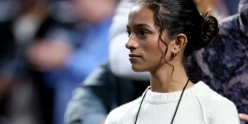 rayssa-leal-sofre-contusao-ossea-no-joelho-durante-mundial-de-skate-street