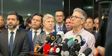 zema-protocola-pedido-de-impeachment-contra-alexandre-de-moraes-no-senado