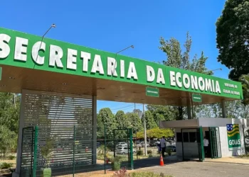 goias-reduz-icms-para-ampliar-rede-de-transmissao-de-energia