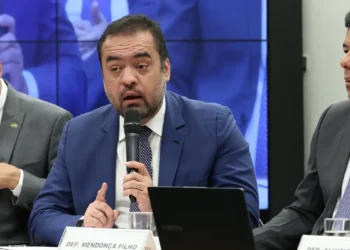 tse-retoma-processo-que-pode-cassar-governador-do-rio,-claudio-castro