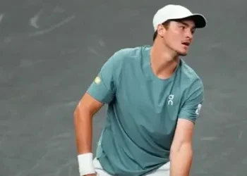 joao-fonseca-enfrenta-jannik-sinner-nas-oitavas-de-indian-wells;-veja-horario-e-onde-assistir