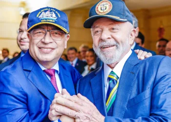 lula-e-petro-conversam-em-meio-a-tensao-sobre-faccoes