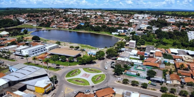 prefeitura-de-bela-vista-de-goias-abre-selecao-com-salarios-de-ate-r$-7,7-mil