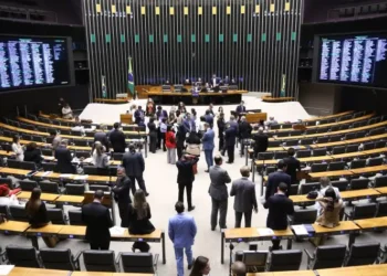 camara-aprova-uso-de-spray-de-pimenta-por-mulheres-para-legitima-defesa