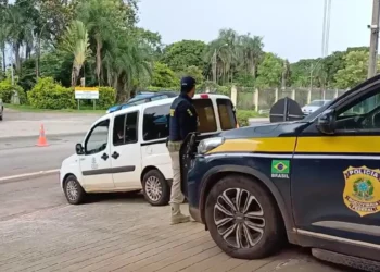irmaos-de-12-e-14-anos-fogem-de-casa-e-sao-encontrados-em-onibus-rumo-a-goiania