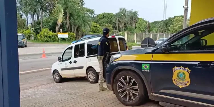 irmaos-de-12-e-14-anos-fogem-de-casa-e-sao-encontrados-em-onibus-rumo-a-goiania