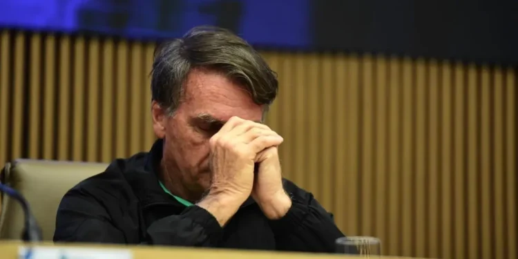 bolsonaro-deve-ficar-ao-menos-7-dias-internado-na-uti,-diz-medico