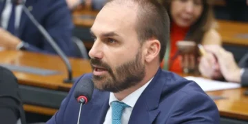 eduardo-bolsonaro-pode-ser-demitido-da-policia-federal