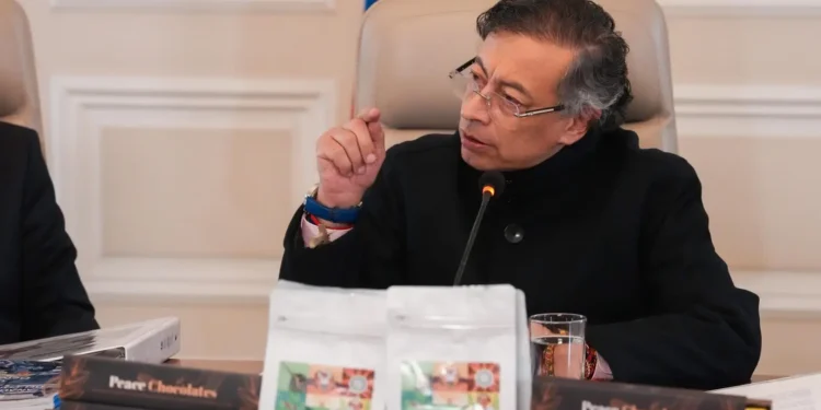 petro-acusa-equador-por-bombardeio-com-27-mortos-na-fronteira