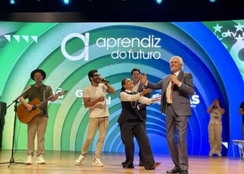 em-despedida-do-aprendiz-do-futuro,-casal-caiado-destaca-legado-e-oportunidades