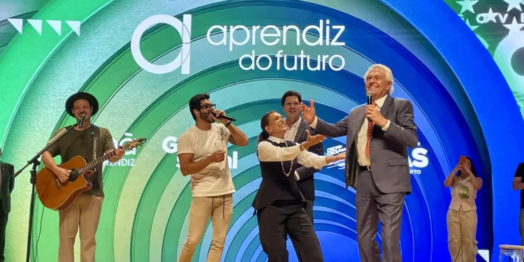 em-despedida-do-aprendiz-do-futuro,-casal-caiado-destaca-legado-e-oportunidades