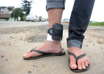 senado-aprova-tornozeleira-eletronica-imediata-para-agressores-de-mulheres;-projeto-vai-a-lula