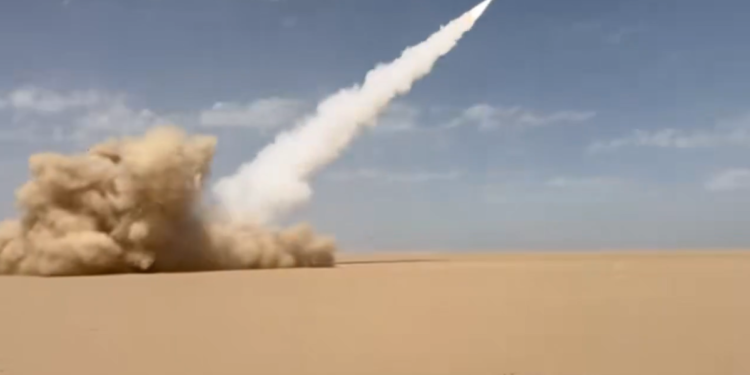 eua-e-israel-atacam-centrais-de-gas-do-ira,-diz-agencia