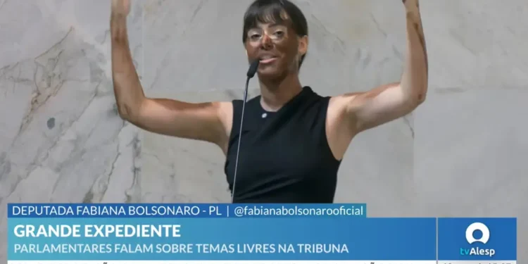 deputada-do-pl-faz-blackface-na-alesp-para-criticar-erika-hilton