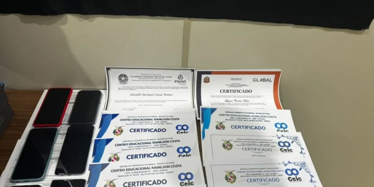 policia-faz-operacao-contra-grupo-que-vendia-diplomas-falsificados-pela-internet