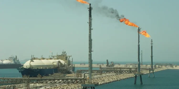 ataques-no-oriente-medio-atingem-instalacoes-de-gas-e-petroleo