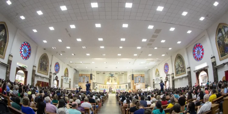 basilica-sagrada-familia-realiza-missas-em-espanhol-durante-motogp-em-goiania