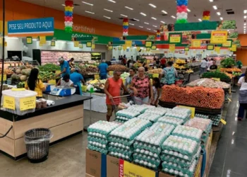 supermercados-em-goias-estudam-abrir-madrugada-aos-sabados;-entenda