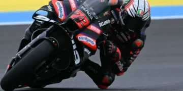 motogp:-bezzecchi-desbanca-marquez-e-di-giannantonio-e-vence-gp-do-brasil