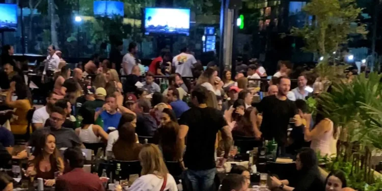 turistas-do-motogp-elogiam-hospitalidade,-seguranca-e-noite-goianiense:-“aqui-tudo-funciona”