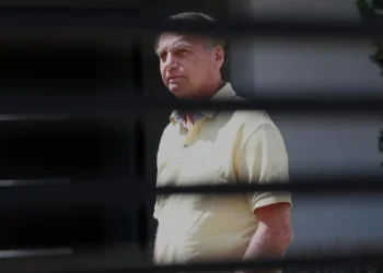 internado-na-uti-e-sem-domiciliar:-ate-onde-vai-o-rigor-em-pleno-aniversario-do-bolsonaro?