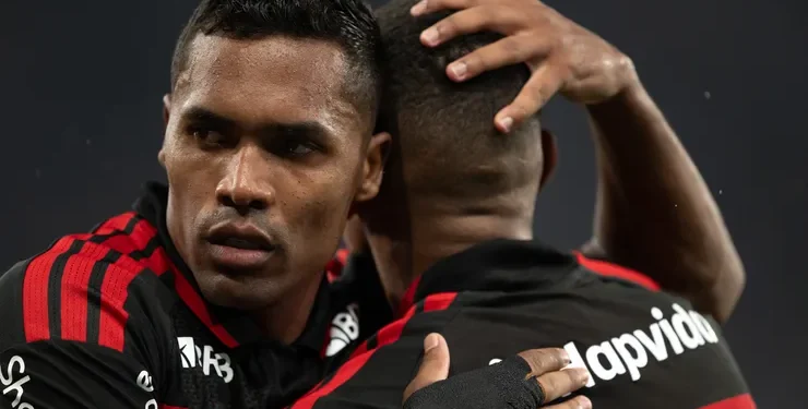 lesionado,-alex-sandro-e-cortado-da-selecao-brasileira;-saiba-quem-assume-a-vaga-no-elenco