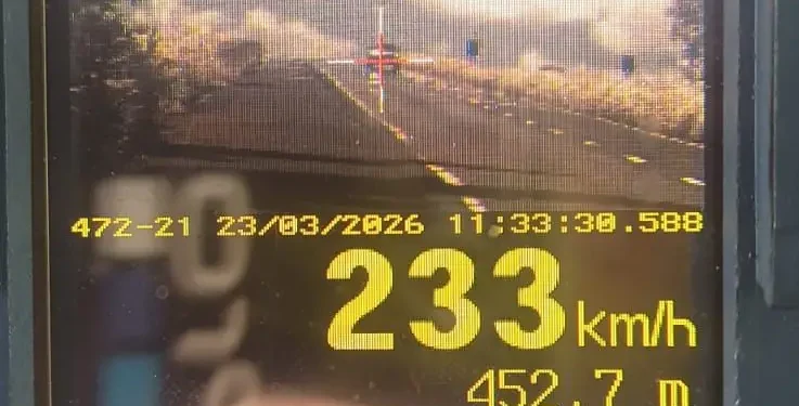 carro-e-flagrado-a-233-km/h-na-br-060,-em-jatai,-no-sudoeste-de-goias