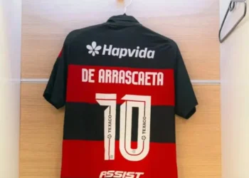 veja-quanto-a-camisa-do-flamengo-passa-a-valer-com-novo-patrocinio-milionario