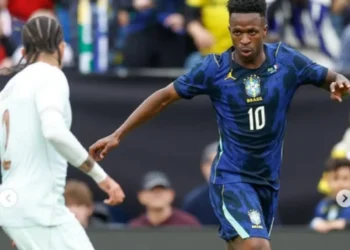 brasil-joga-mal-com-1-a-mais-e-perde-para-a-franca