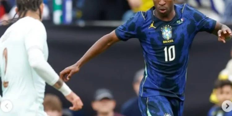 brasil-joga-mal-com-1-a-mais-e-perde-para-a-franca